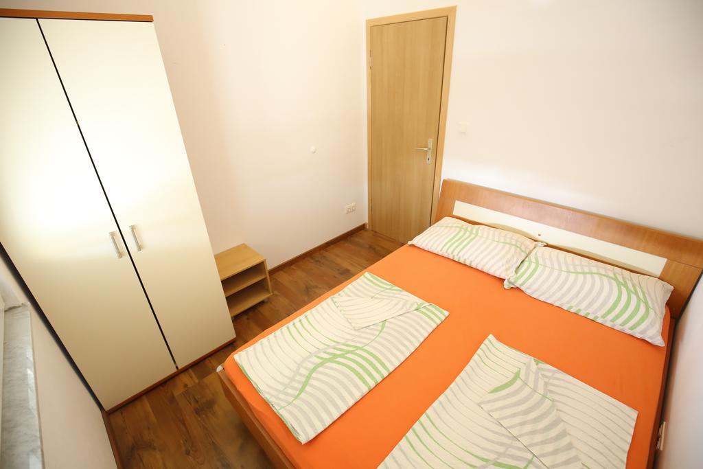 Apartments Tina P Vir Exterior photo
