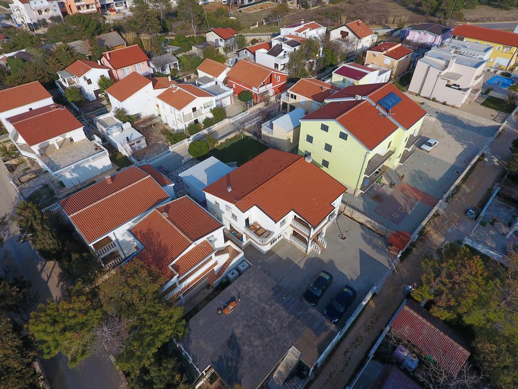 Apartments Tina P Vir Exterior photo