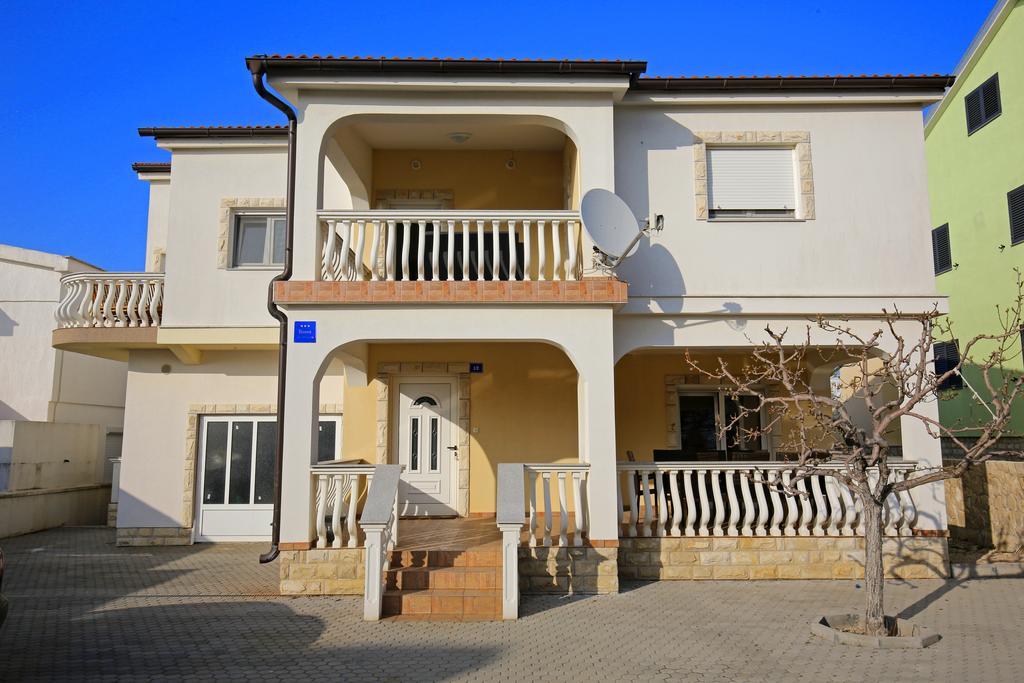 Apartments Tina P Vir Exterior photo