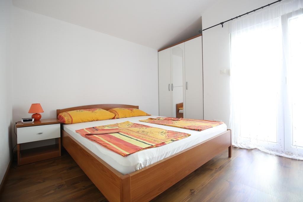 Apartments Tina P Vir Exterior photo