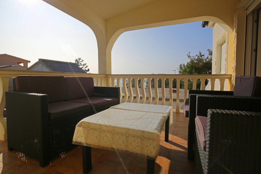 Apartments Tina P Vir Exterior photo