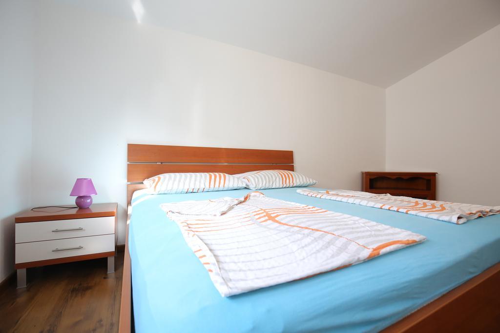 Apartments Tina P Vir Exterior photo
