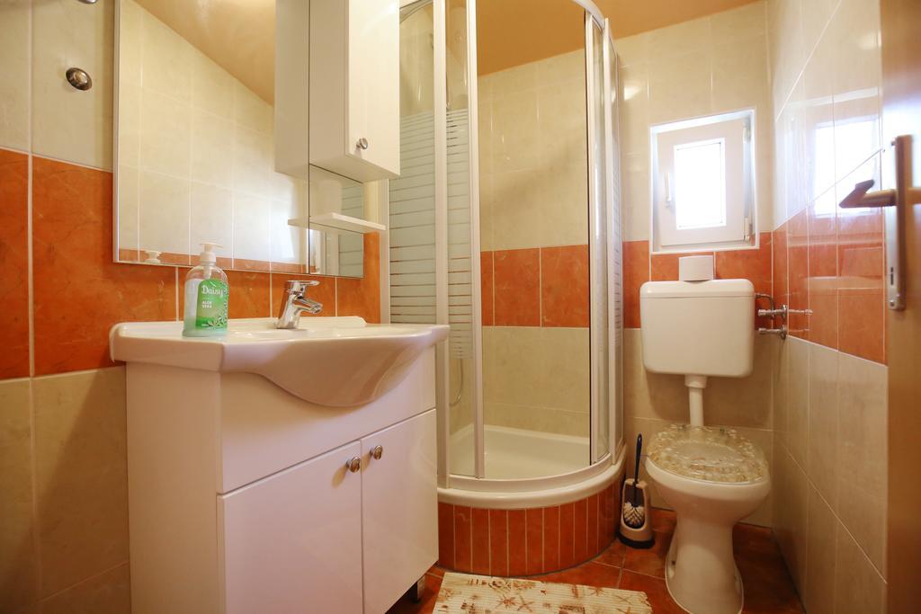 Apartments Tina P Vir Exterior photo